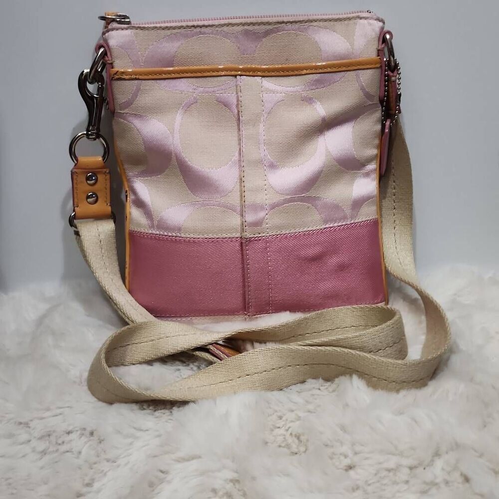 Coach Signature Shoulder Bag, vintage Y2K-style crossbody Pink